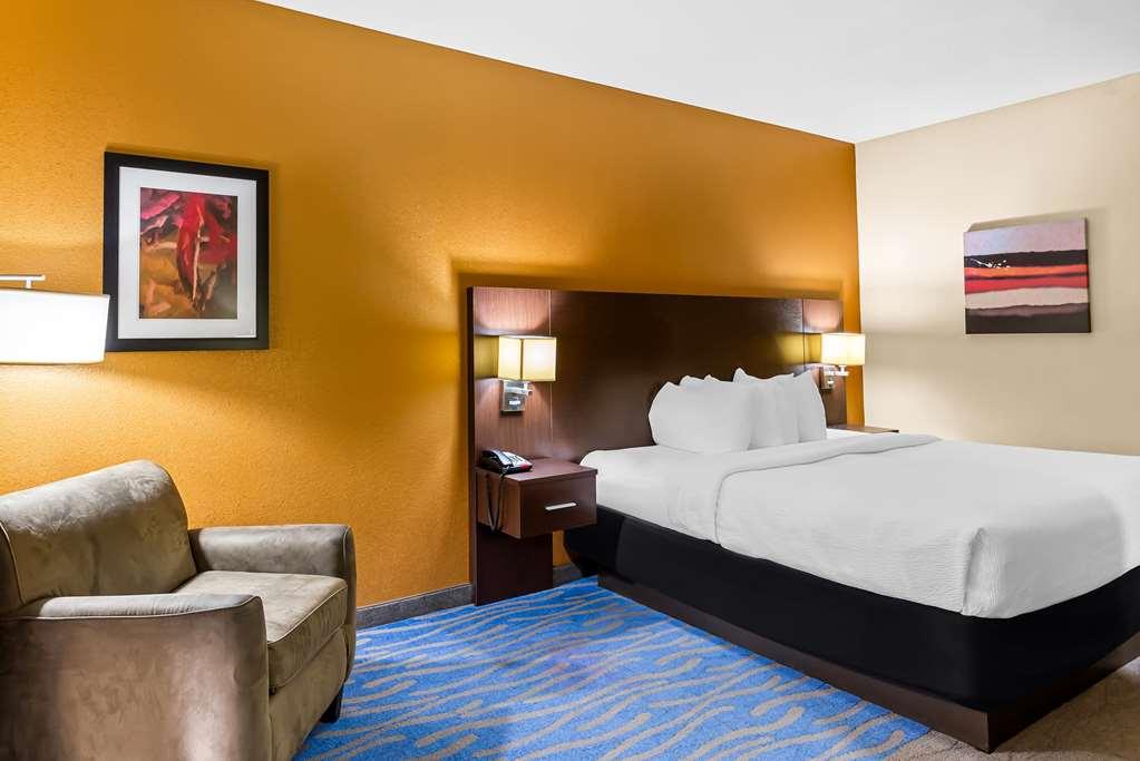 Best Western St. Louis Airport North Hotel & Suites Хазелвуд Номер фото